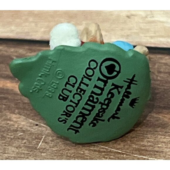 1988 HALLMARK MINIATURE ORNAMENT CLUB QXC570-4 HOLD ON TIGHT MOUSE RIDING LEAF - Picture 5 of 5